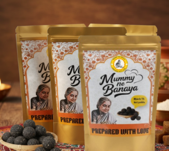 Mummy ne Banaya Black Til ke Laddu, Traditional Indian Sweet, Made with Sesame Seeds and Jaggery, No Preservatives, Healthy snacks |Makar Skranti Special Snacks | Winter Laddu Homemade Recipe 250gm (Pack of 4, Black Til ka ladoo)